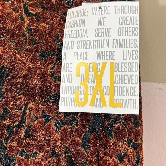 LuLaRoe Madison Skirt w Pockets - Picture 8 of 10